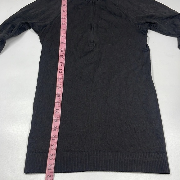 Lululemon Women's Black Long Sleeve 1/4 Zip Mock Neck Pullover Top Size 4? - Picture 8 of 8